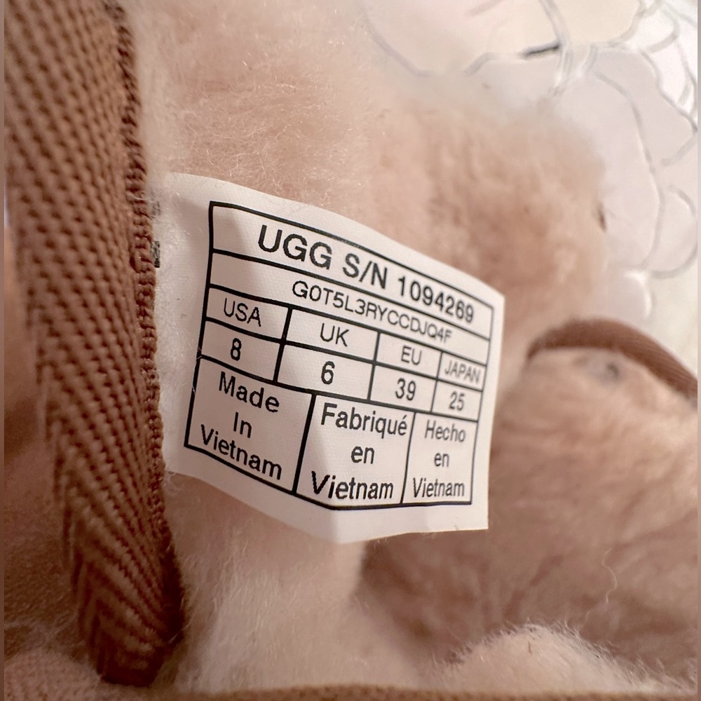 Ugg slipper boots - Picture 3 of 3